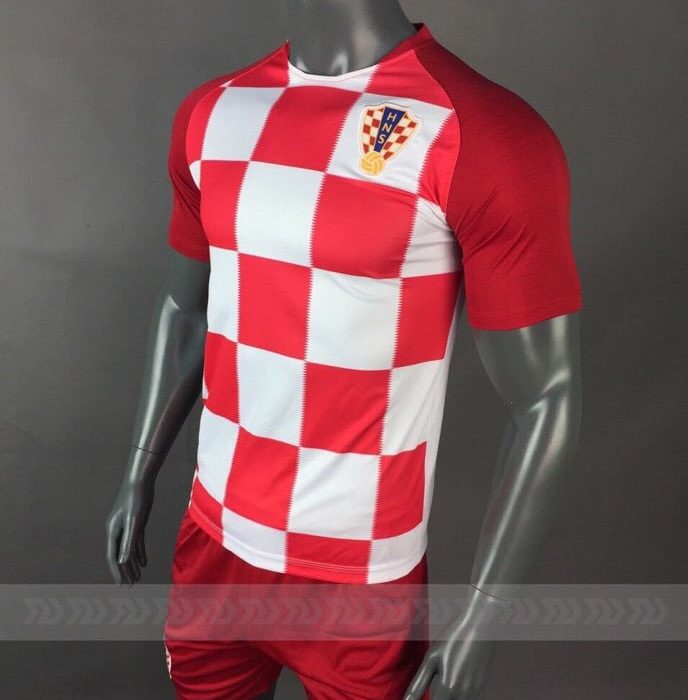 Áo bóng đá đội tuyển Croatia World cup mới nhất năm 2018