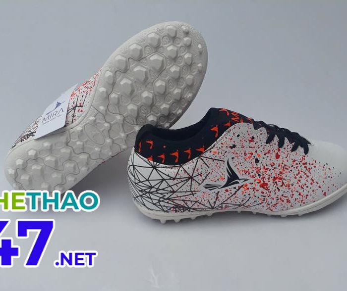 Giày bóng đá Mira màu bạc