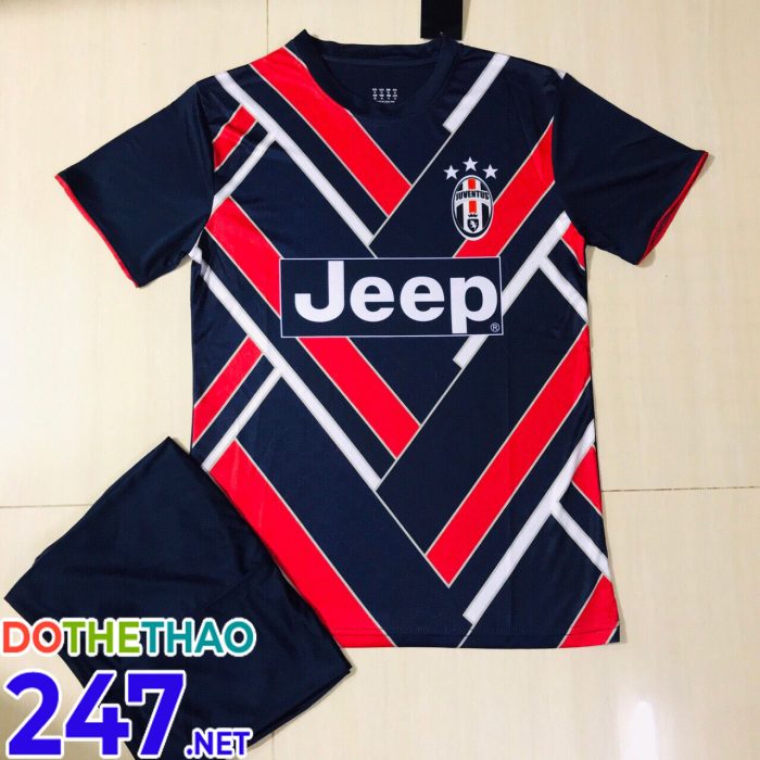 Áo bóng đá CLB Juventus màu tím than pha đỏ mới nhất năm 2019-2020