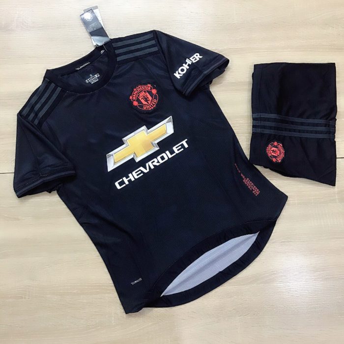 Áo bóng đá CLB Man U màu đen mới nhất mùa giải 2021
