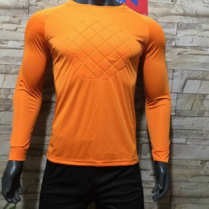 Áo thủ môn màu cam hot nhất mùa giải 2020-2021