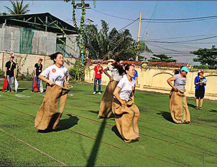Bao bố chơi team building, trò chơi nhảy bao, trò chơi truyền thống